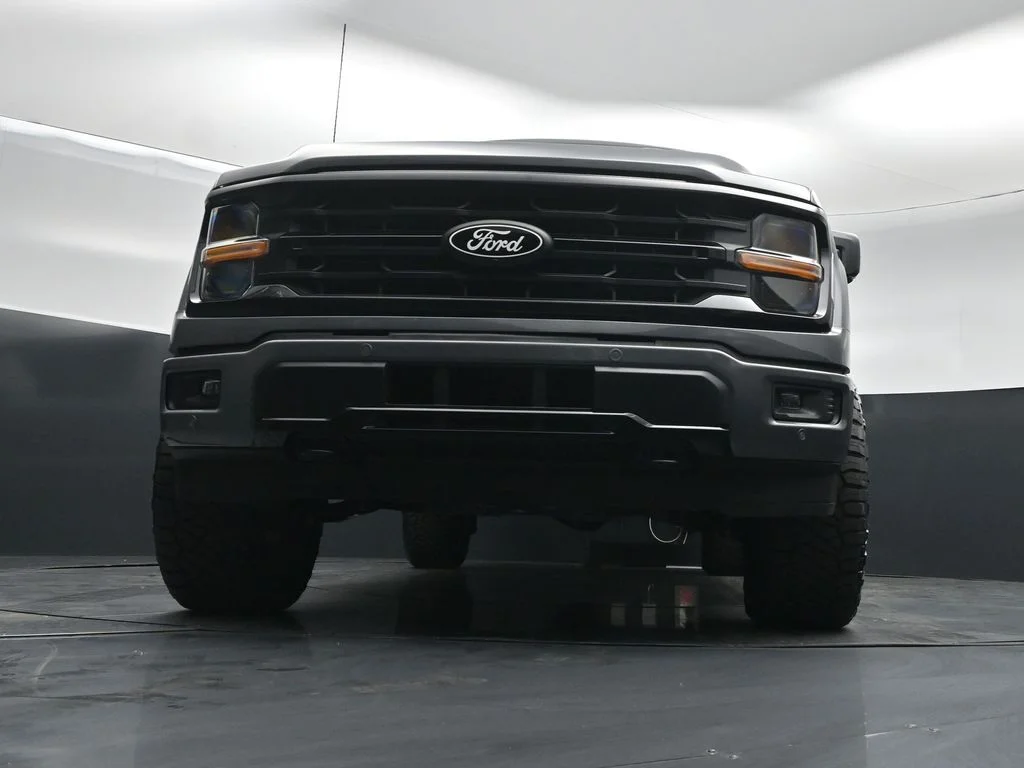 New 2026 Carbonized Gray Metallic Ford XLT image 39