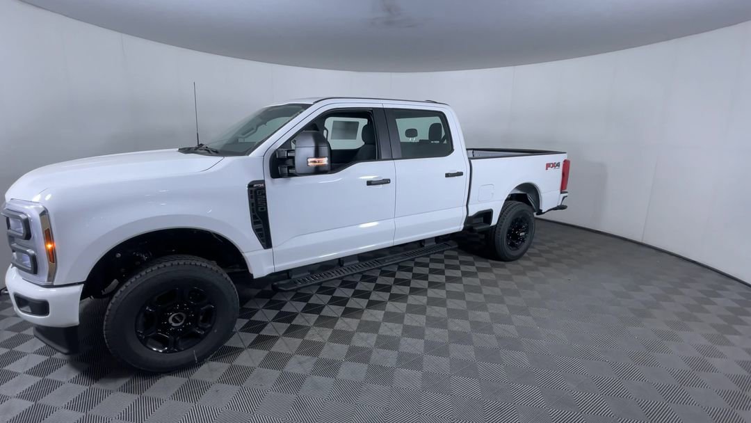 New 2026 Oxford White Ford XL image 4