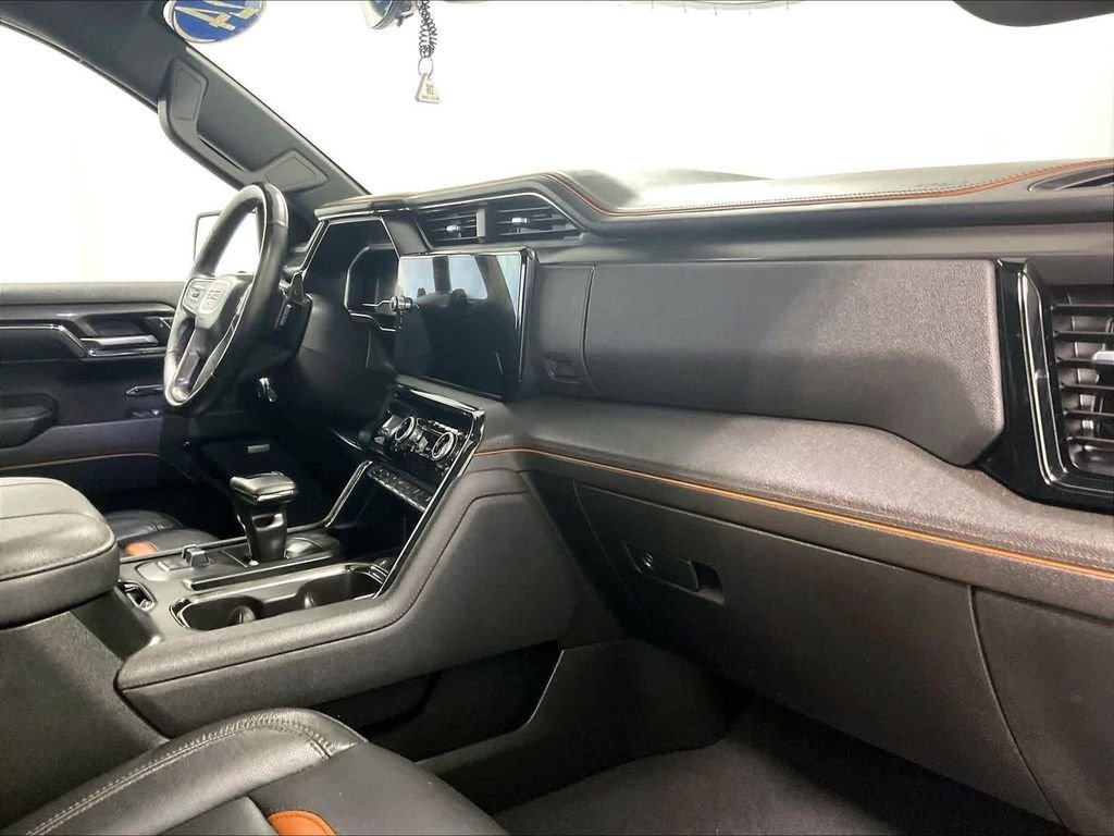 Used 2024 White GMC AT4 image 22