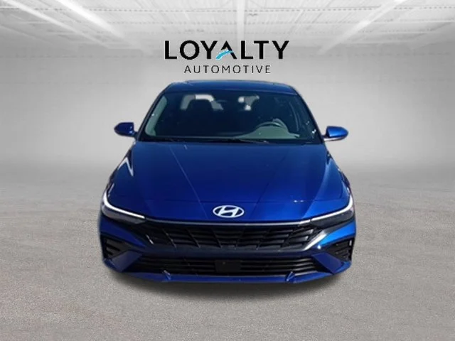 Used 2025 Blue Hyundai SEL Convenience image 8
