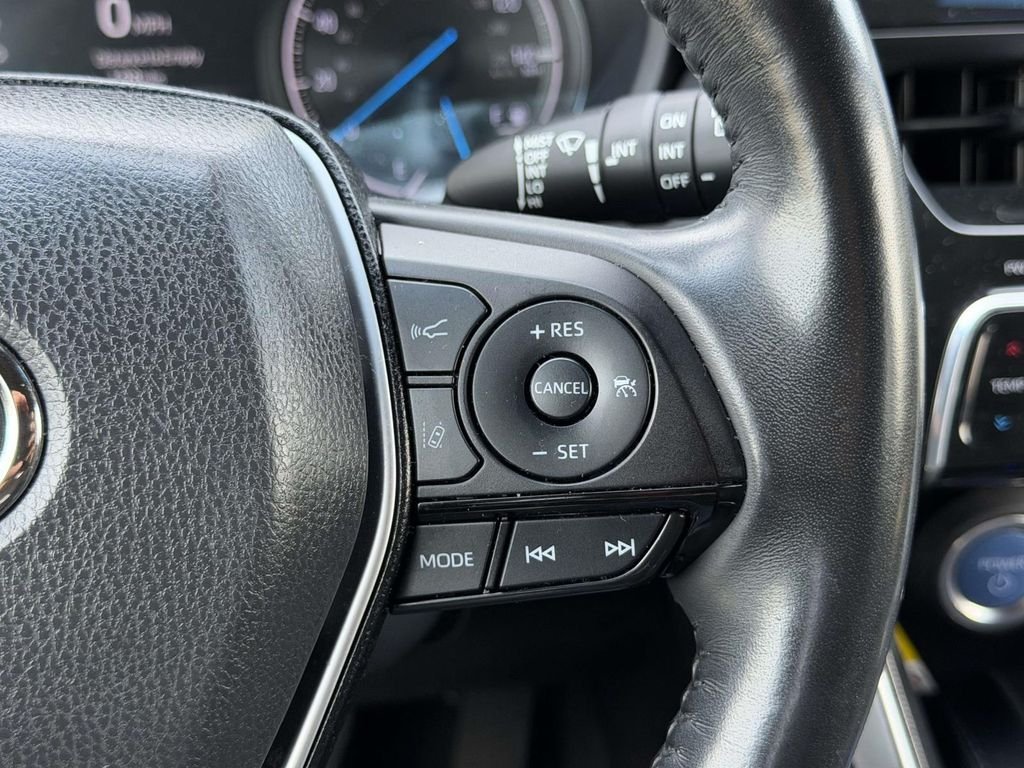 Used 2021 Red Toyota XLE image 10