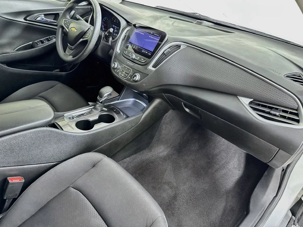 Used 2022 Silver Chevrolet LT image 34