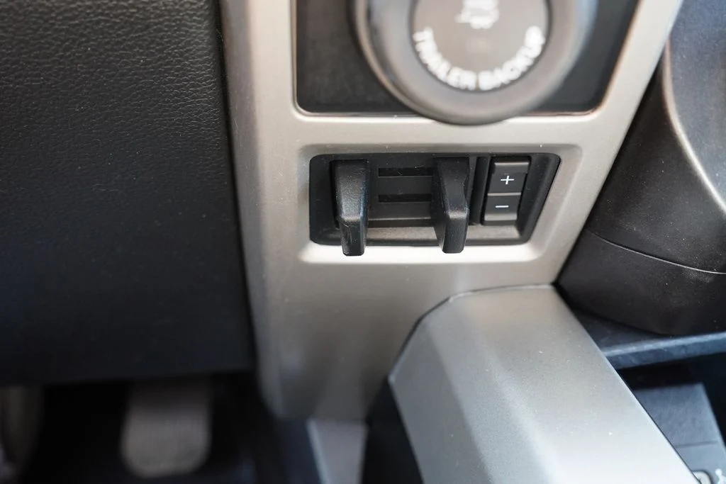 Certified Used 2020 Oxford White Ford Lariat image 32