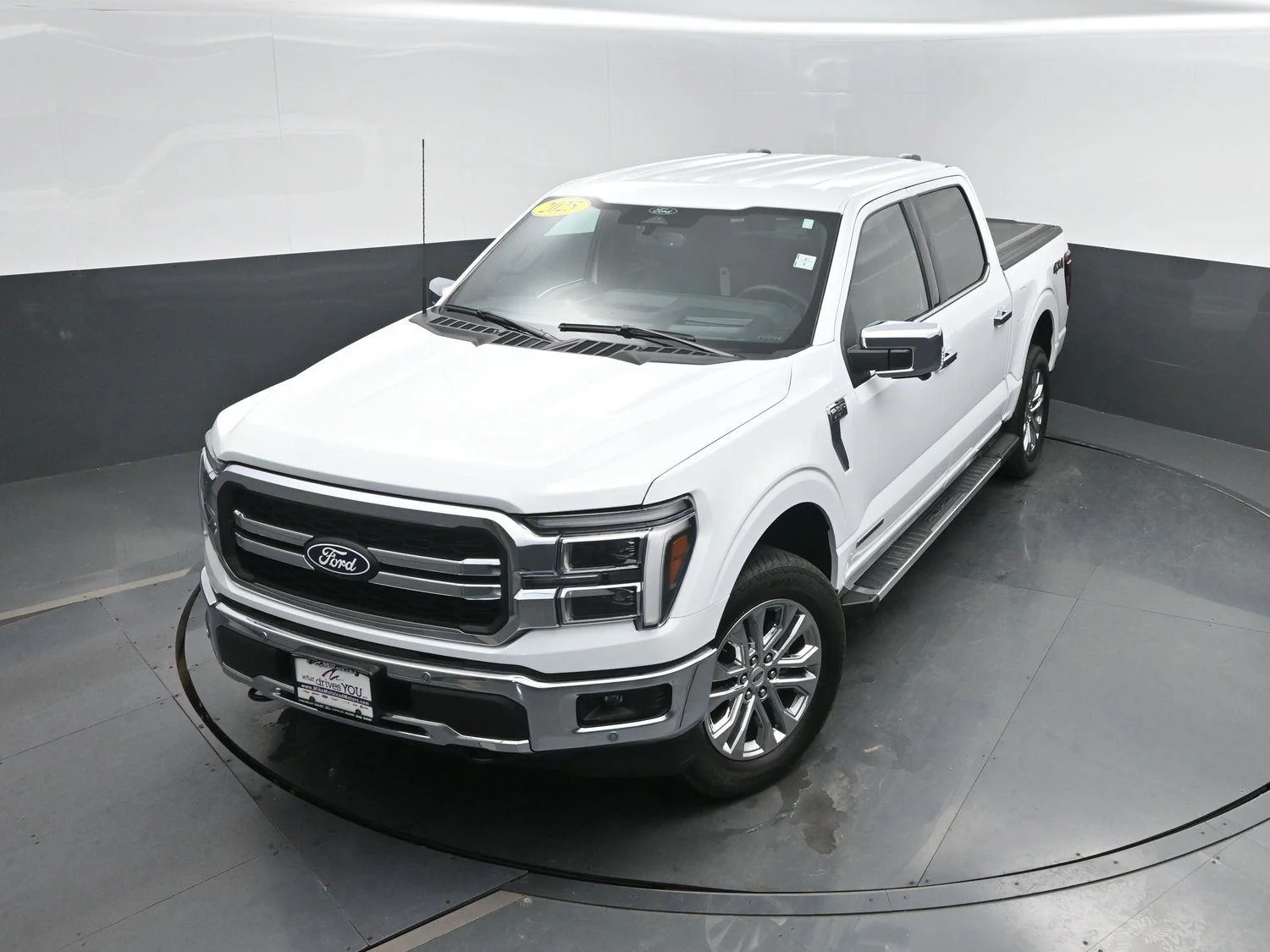 Used 2025 Oxford White Ford LARIAT image 40