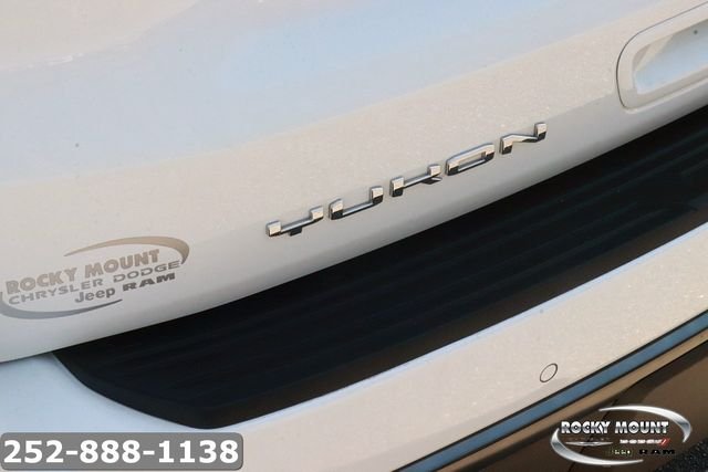 Used 2024 White GMC AT4 image 9