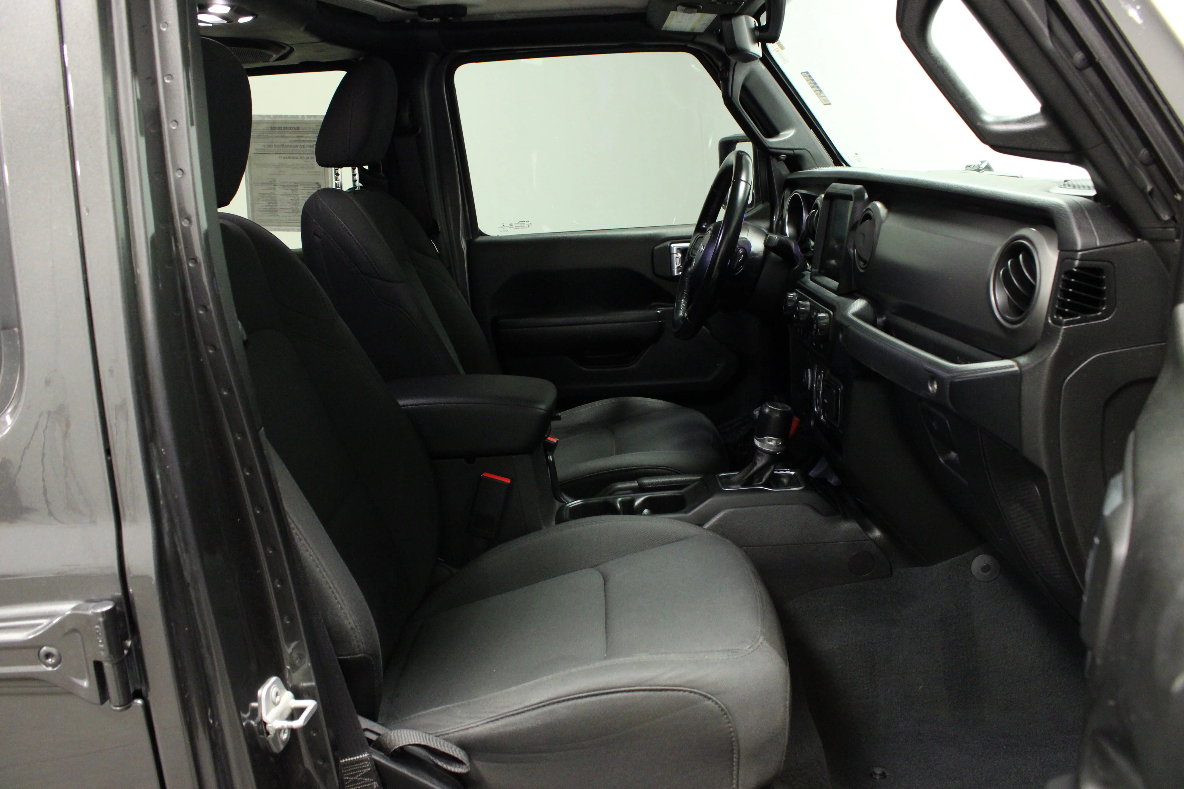 Used 2022 Granite Crystal Metallic Clearcoat Jeep Sport image 17