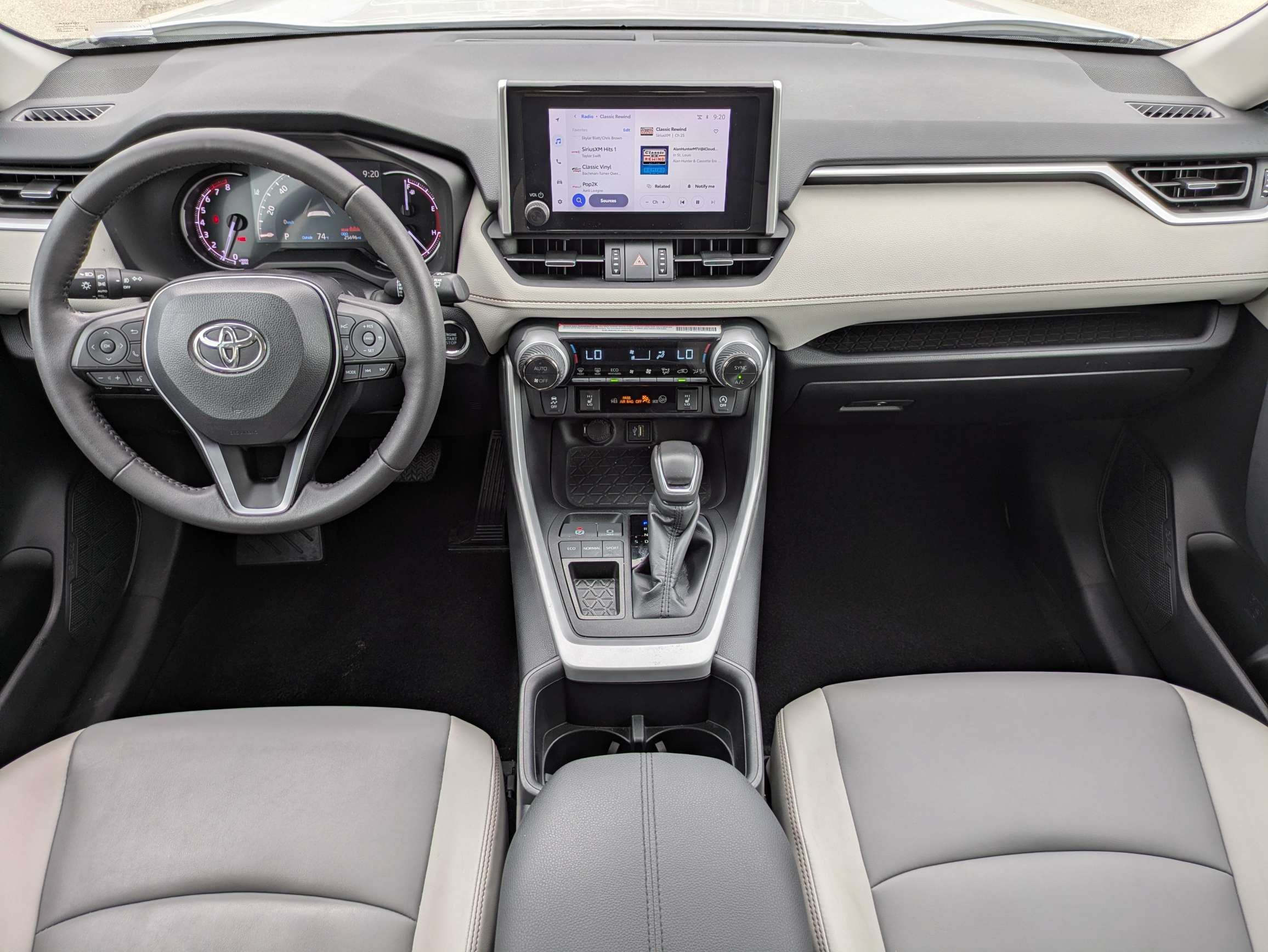 Used 2024 Pearl Toyota XLE Premium image 15