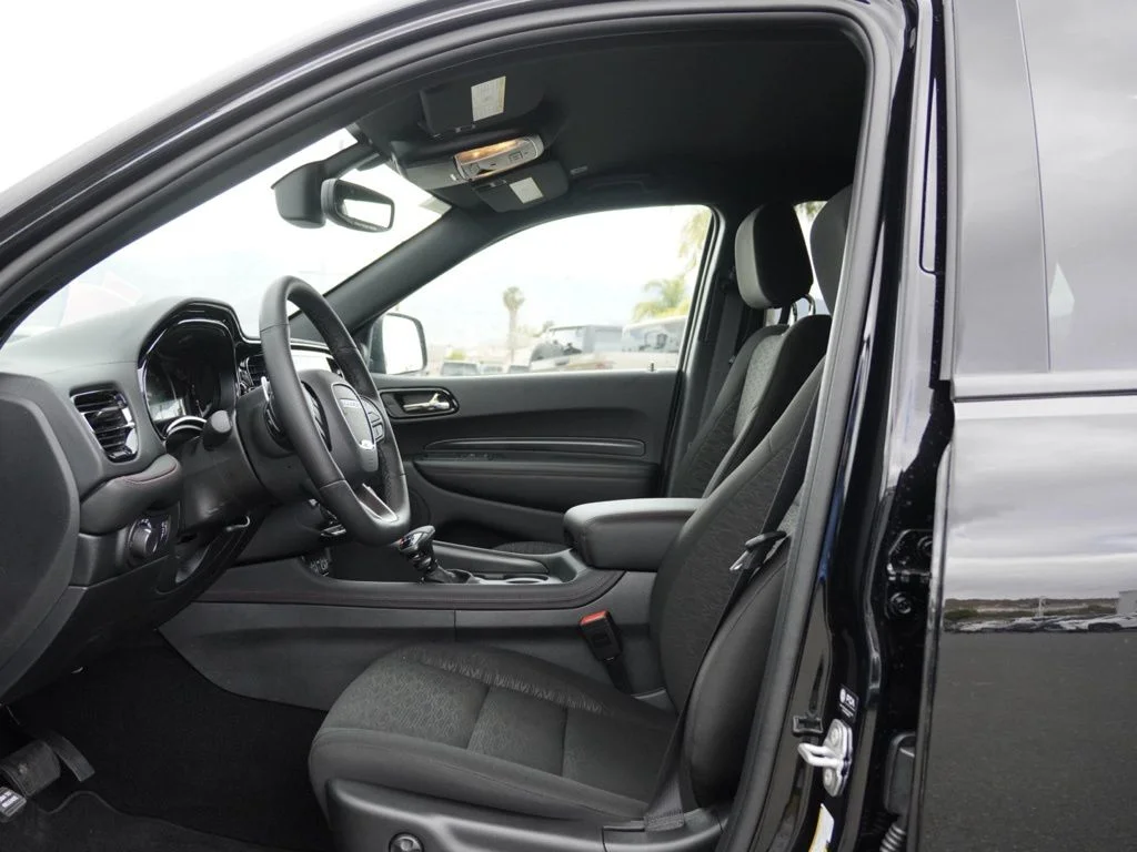 New 2026 Diamond Black Clear-Coat Exterior Paint Dodge GT image 18