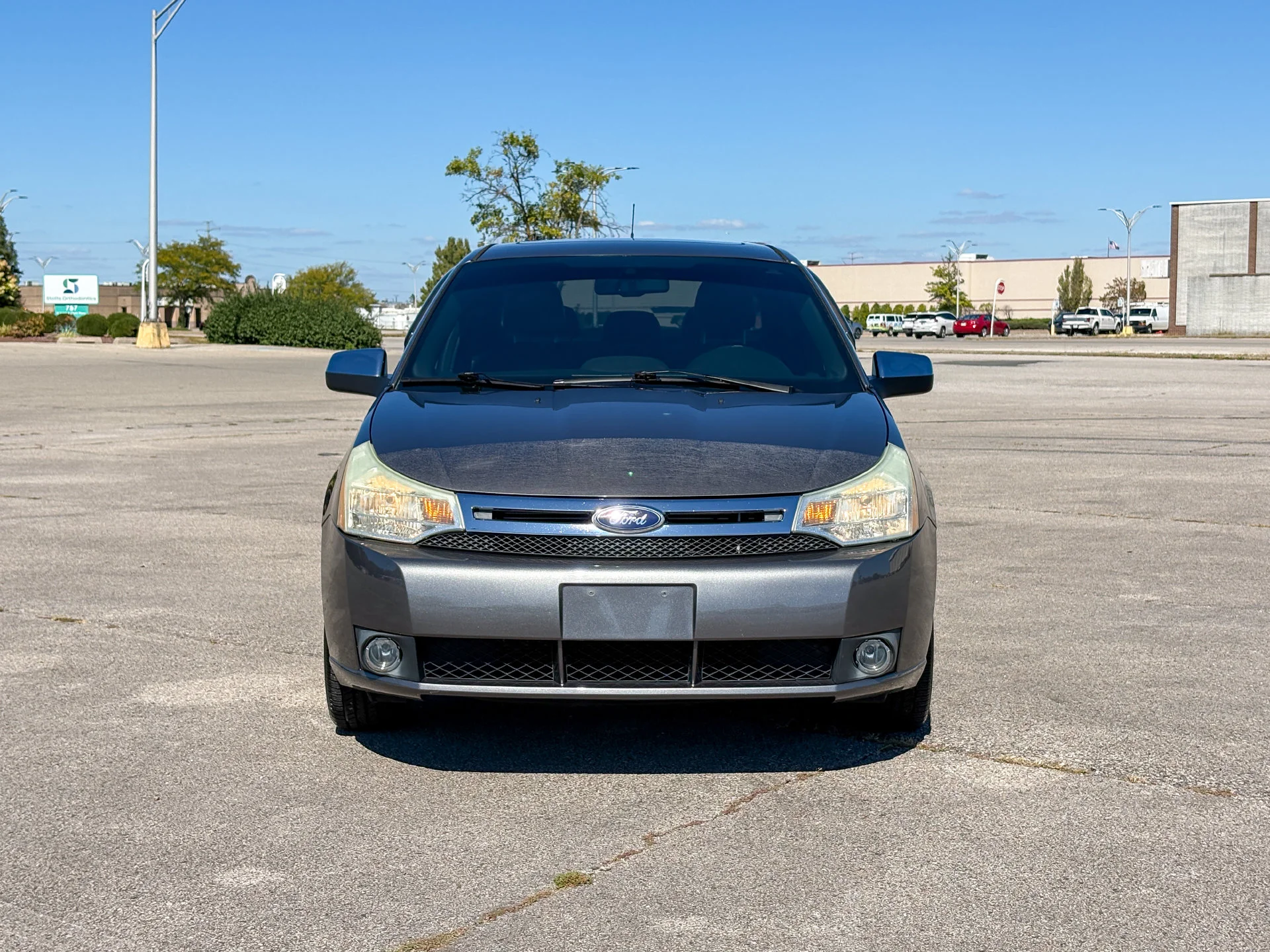 Used 2010 Gray Ford SEL image 3