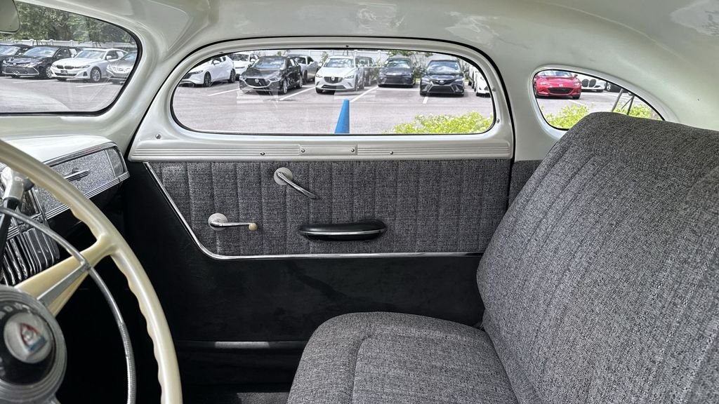 2022 Chrysler Voyager LX - Photo 19