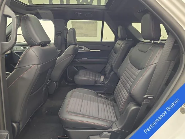 New 2026 Star White Metallic Tri-Coat Ford ST-Line image 21