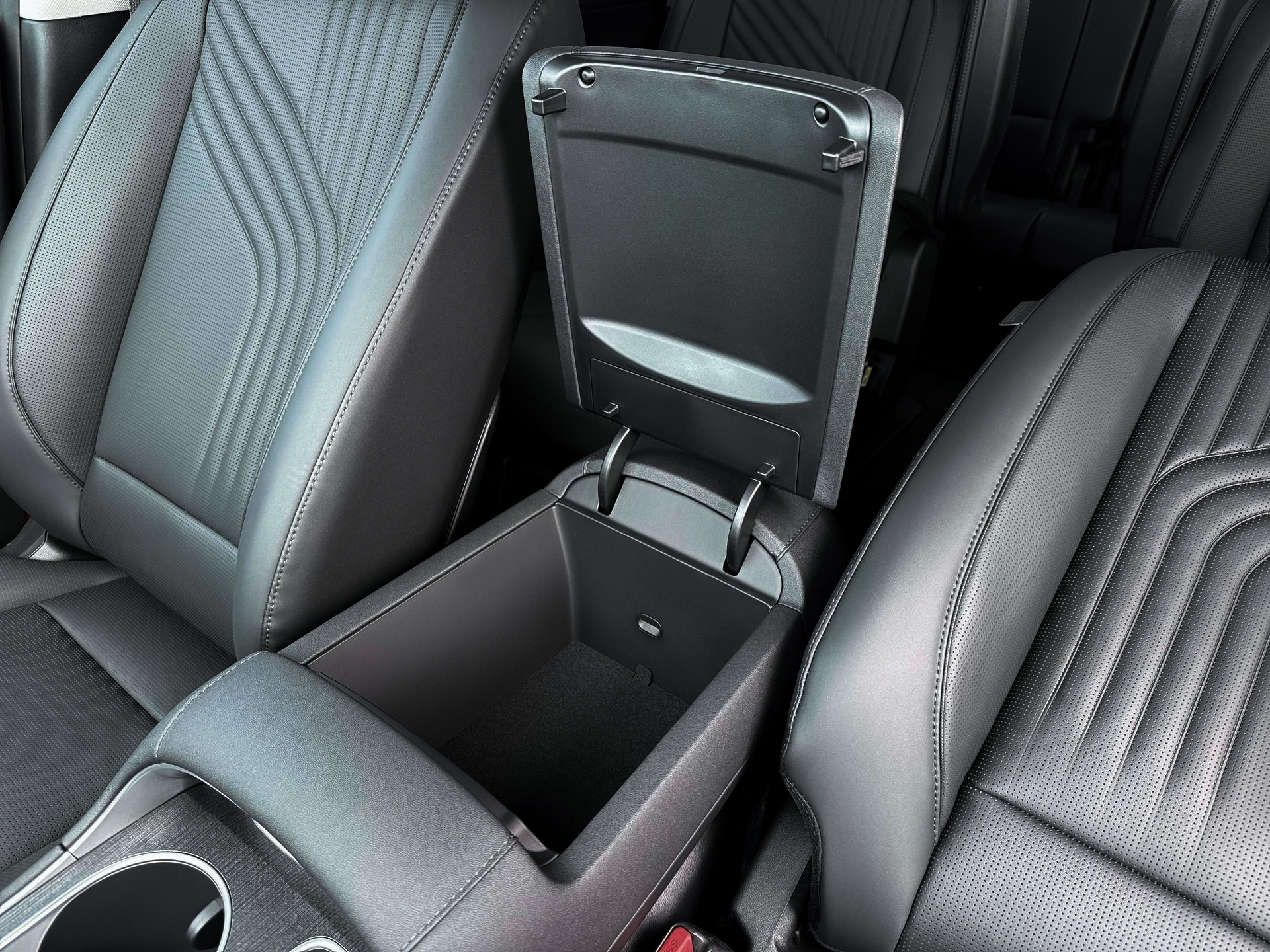 New 2026 Silver Hyundai SEL Premium 7P image 18