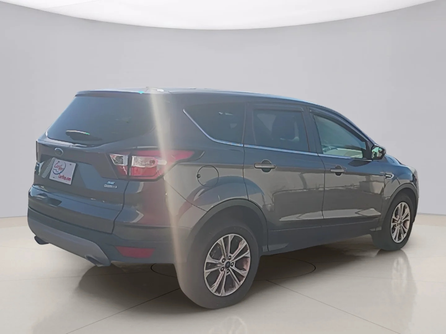 Used 2017 Gray Ford SE 4WD image 5
