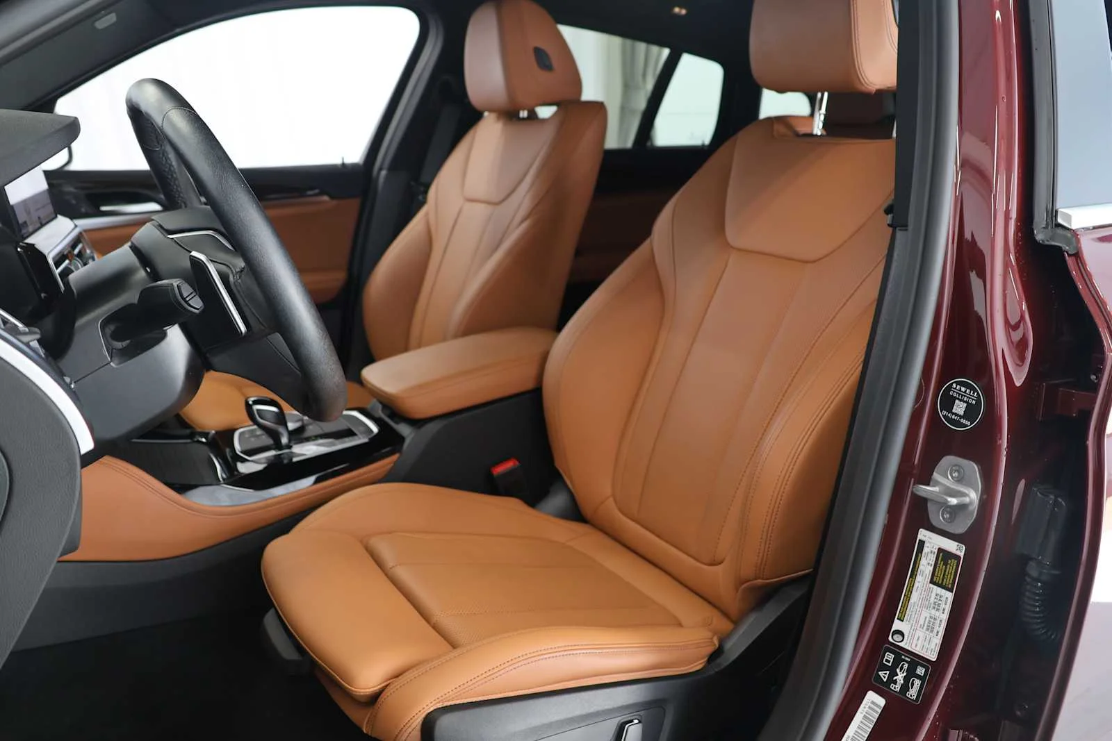 Certified Used 2025 Aventurin Red Metallic BMW xDrive30i image 13