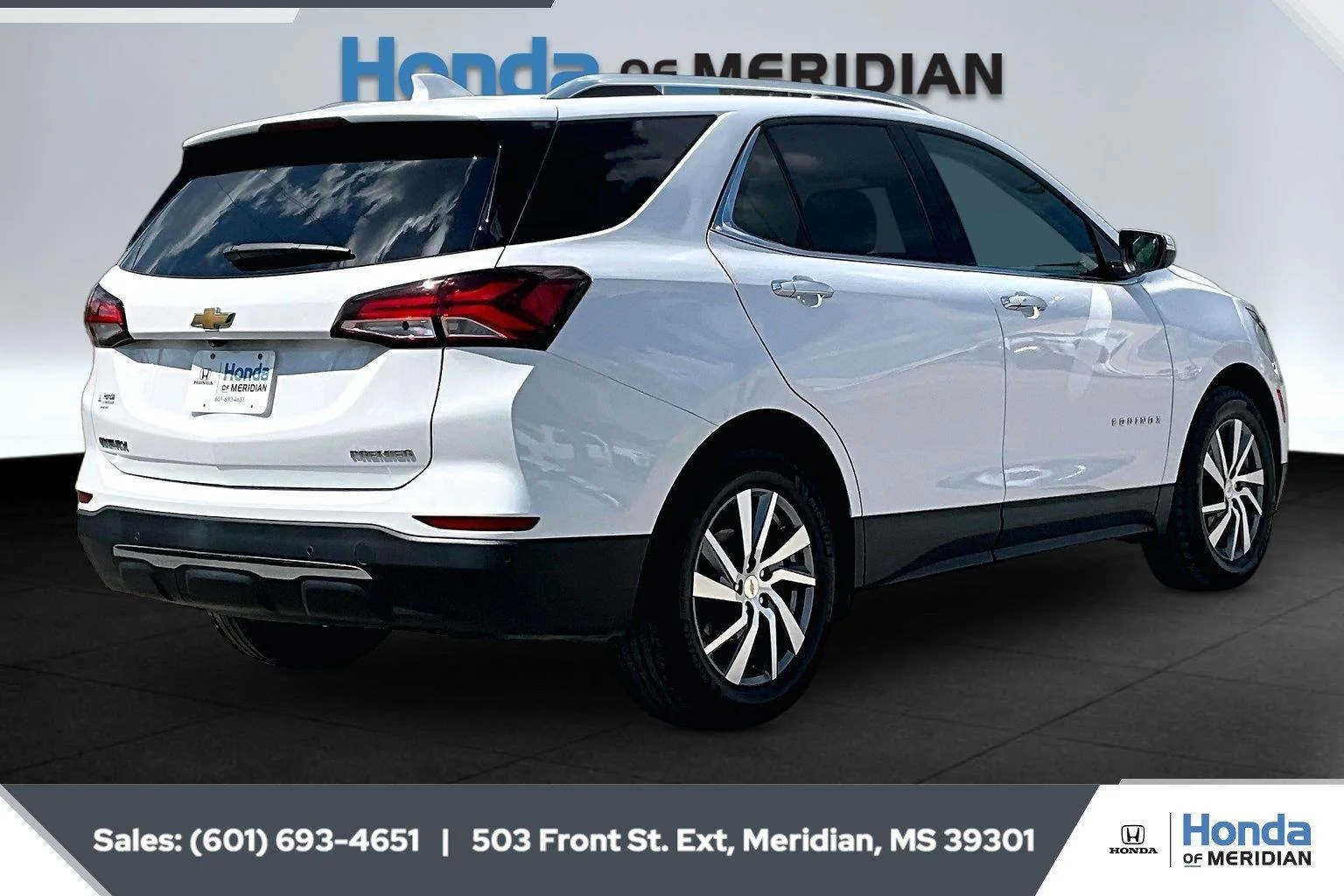 Used 2023 Summit White Chevrolet Premier image 11