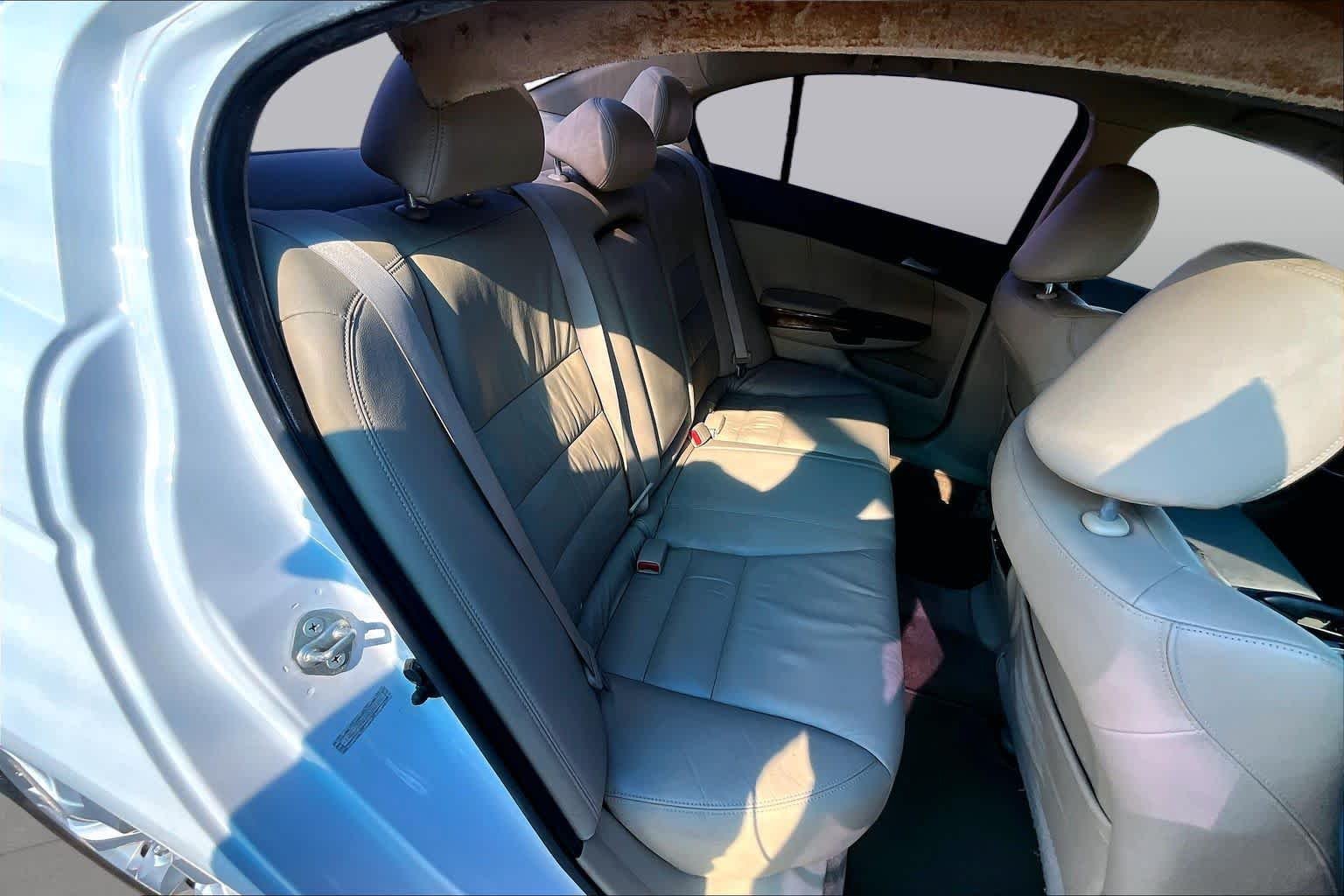 Used 2010 Taffeta White Honda EX-L image 19
