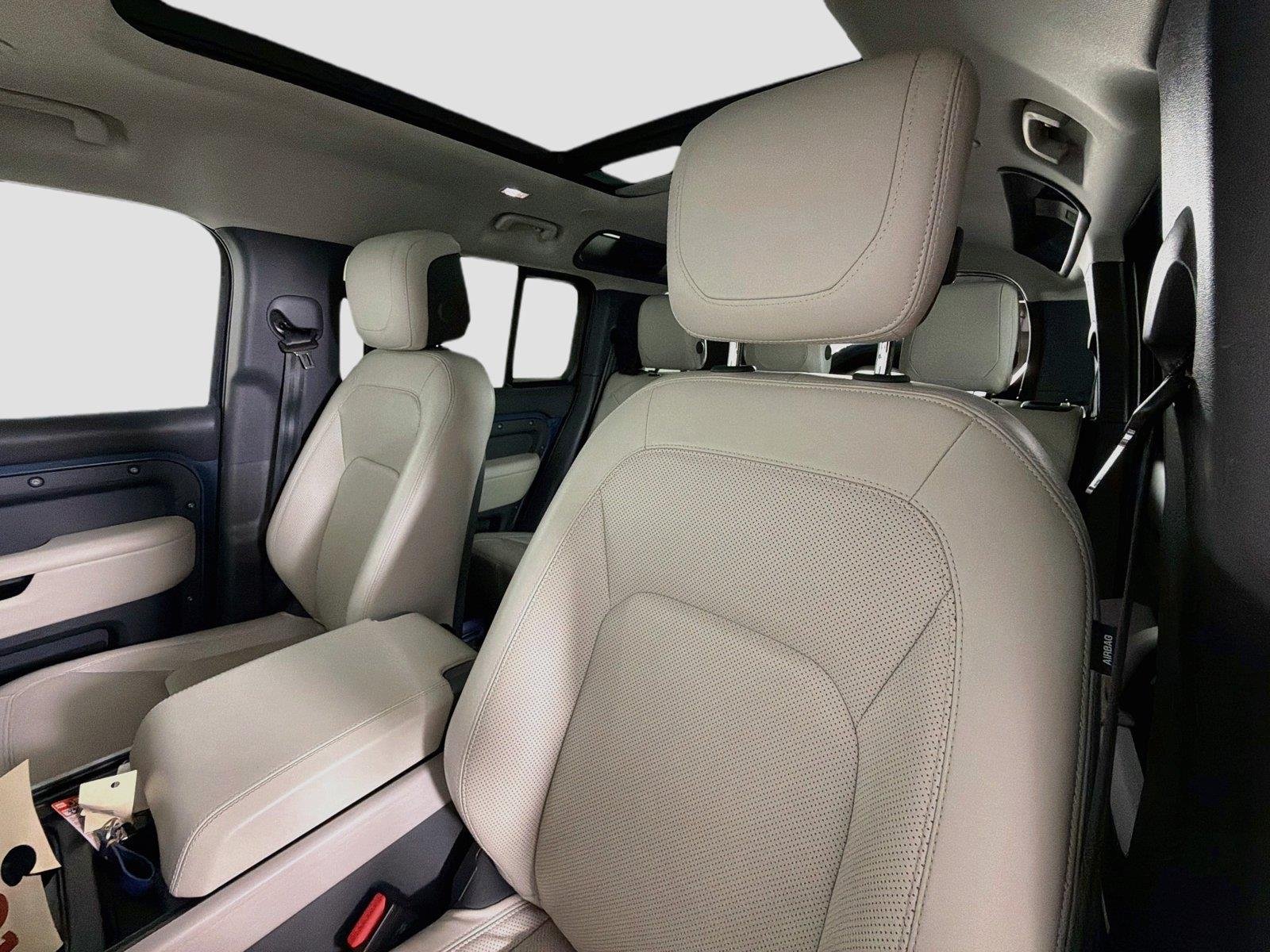 Certified Used 2023 Tasman Blue Land Rover S image 21
