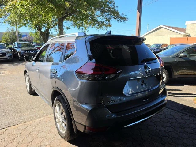 Used 2018 Gray Nissan SV image 3