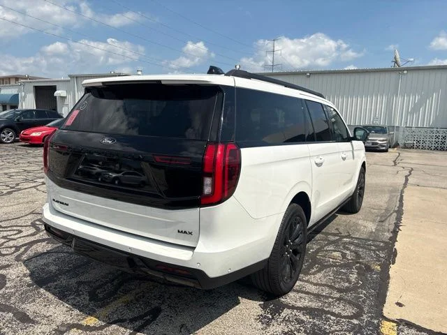 Used 2025 White Metallic Ford Platinum image 4