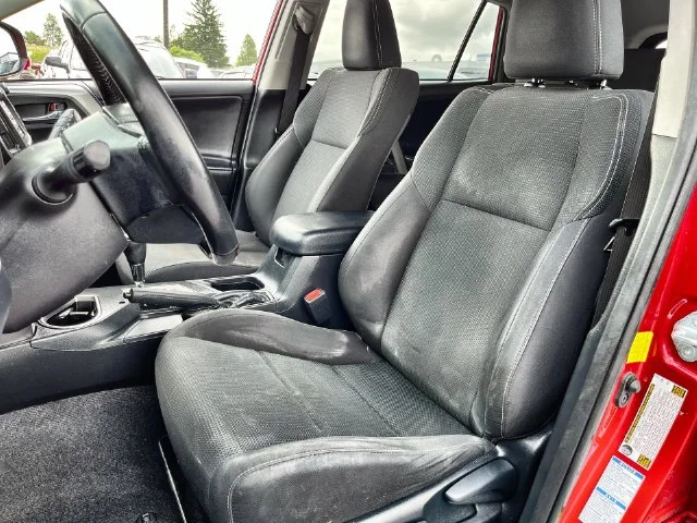 Used 2017 Red Toyota XLE image 21