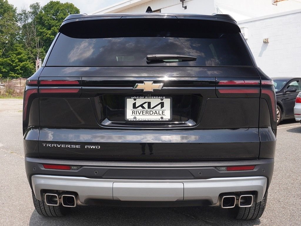 Used 2025 Black Chevrolet LT image 16