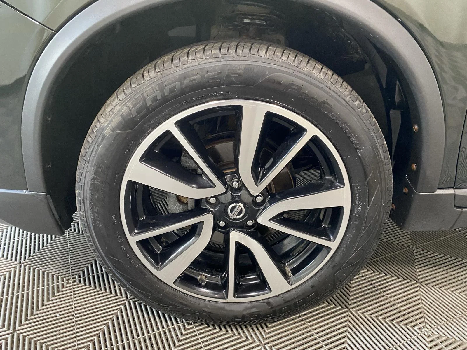 Used 2020 Midnight Pine Metallic Nissan SL image 10