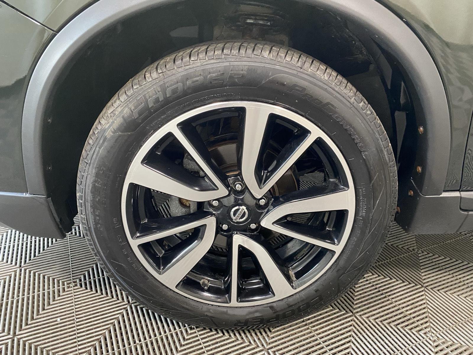 Used 2020 Midnight Pine Metallic Nissan SL image 10