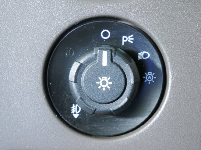 Used 2013  Ford XLT image 25