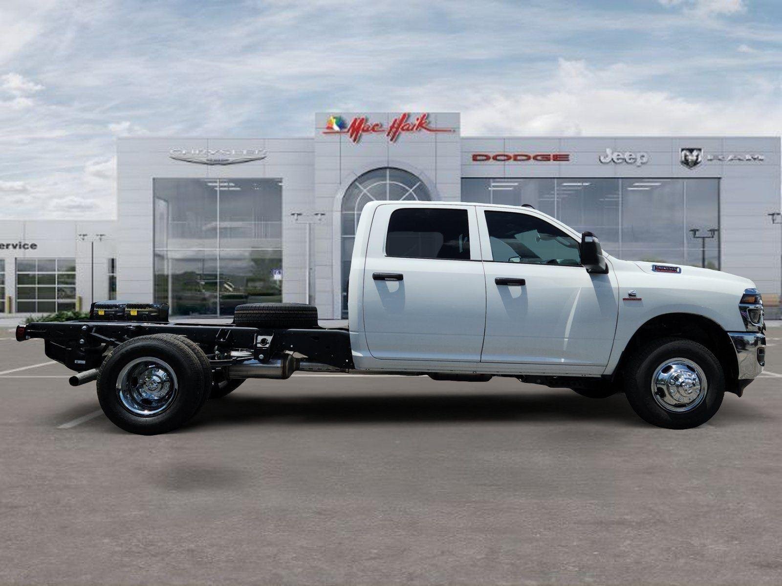 New 2026 Bright White Clear-Coat Exterior Paint RAM Tradesman image 6