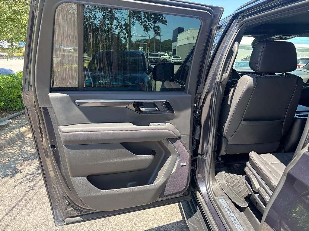 Used 2025 Gray Chevrolet RST image 18