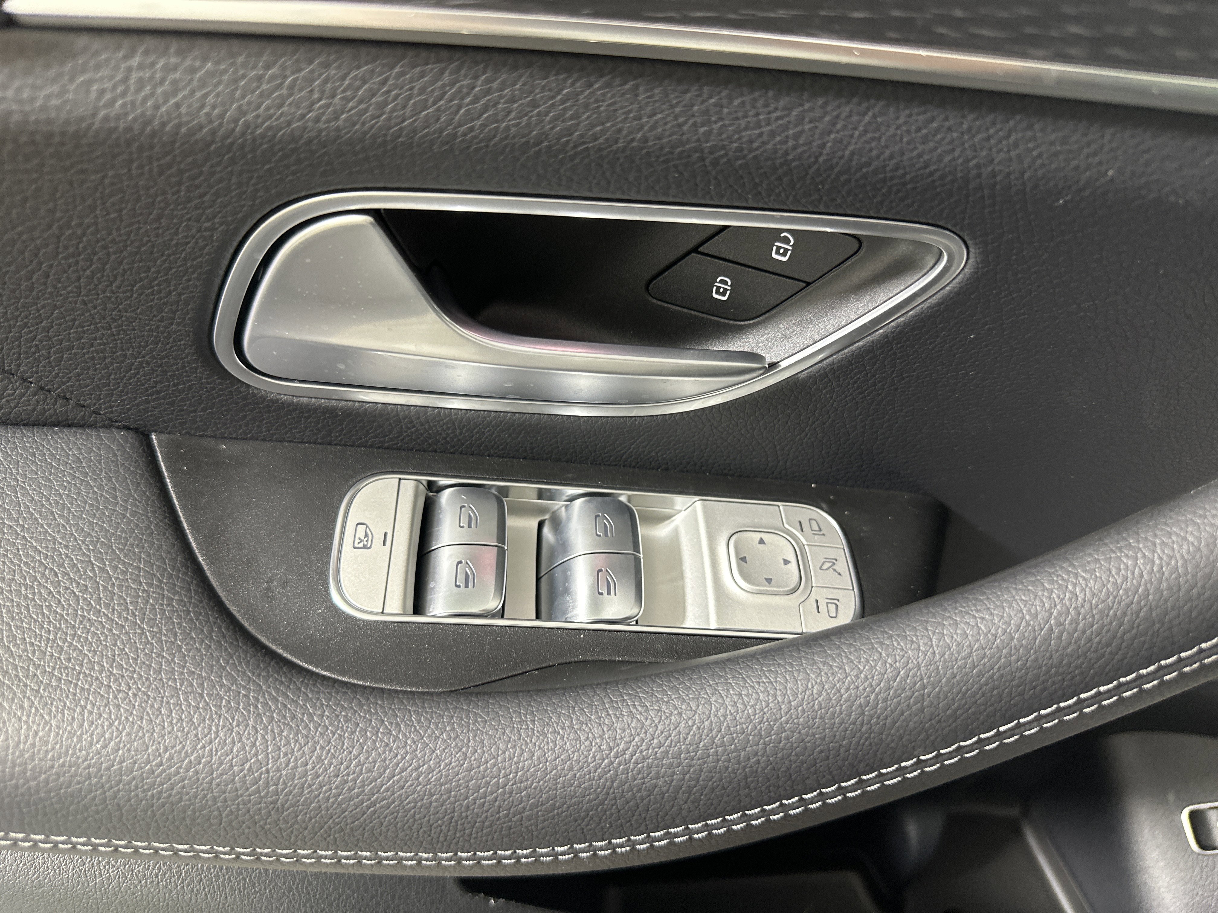 Certified Used 2026 POLAR WHITE Mercedes-Benz GLE 350 image 11