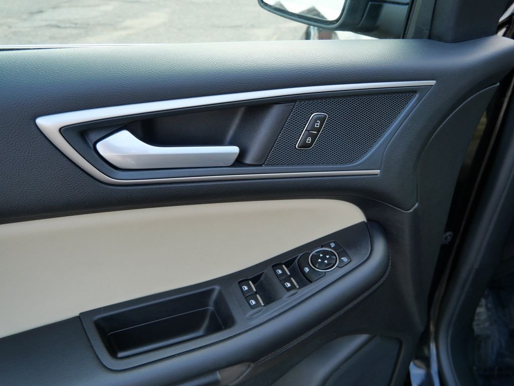 Used 2024 Black Ford SEL image 20