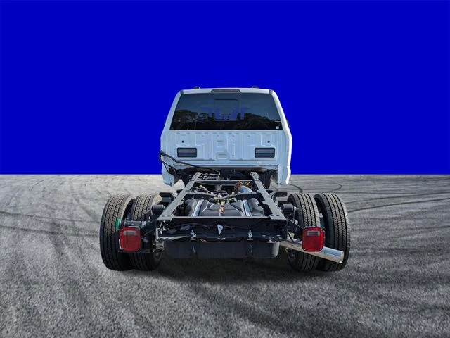 New 2026 Oxford White Ford F-450® XL image 5