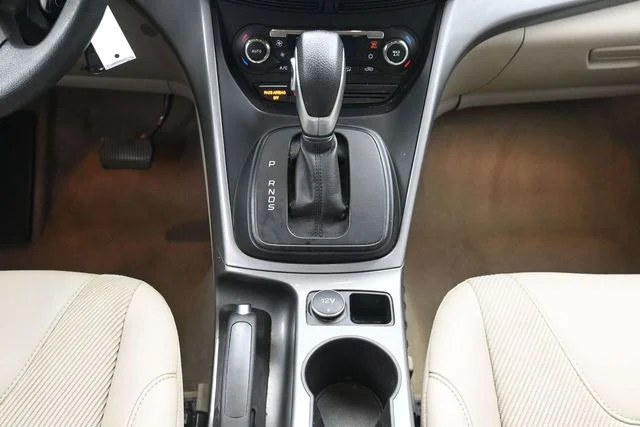 Used 2016 Orange Ford SE image 21