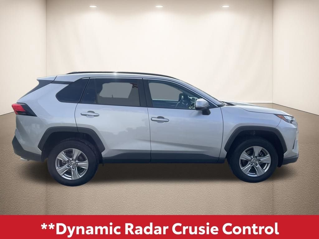 2024 Toyota RAV4 XLE - Photo 8