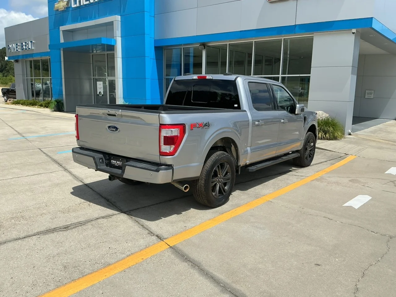 Used 2022 Grey Ford XL image 5