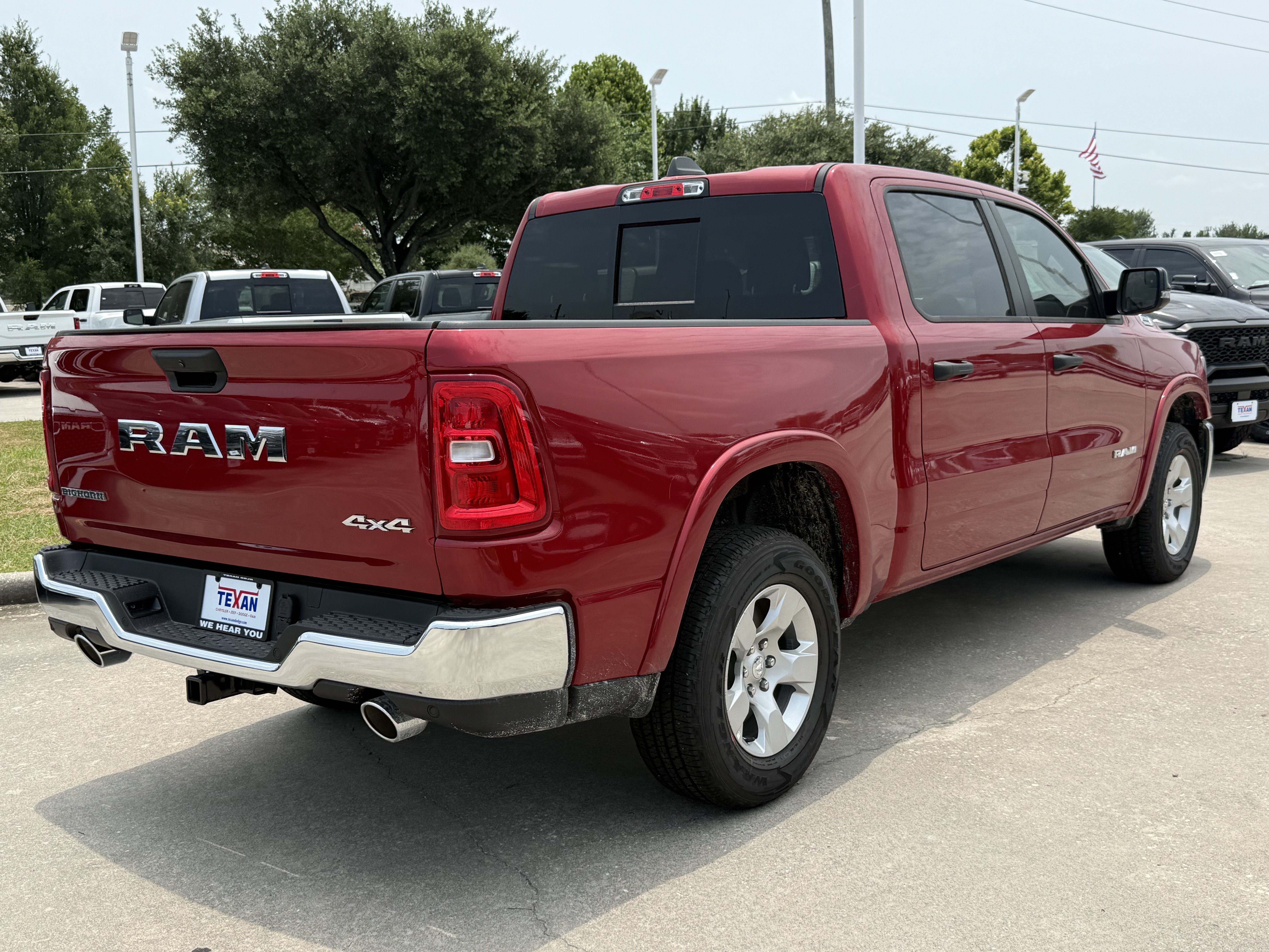 New 2026 Molten Red Pearl-Coat Exterior Paint RAM Big Horn image 4