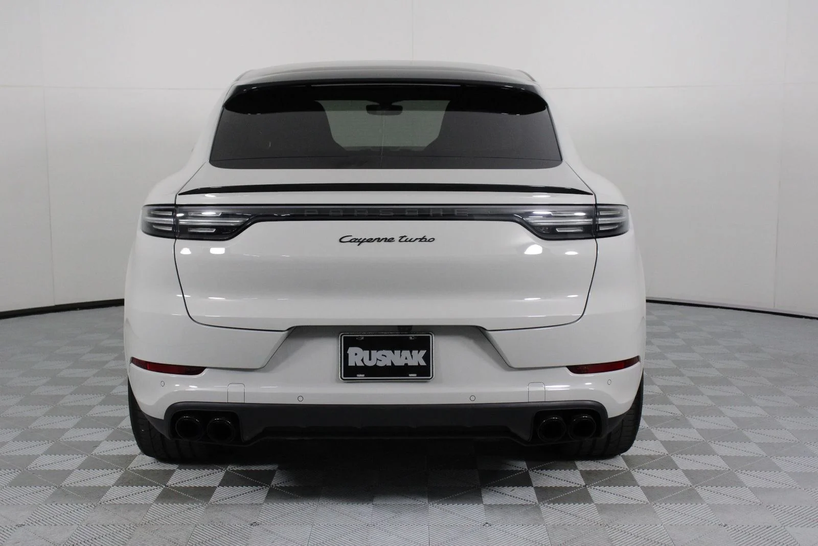 Used 2022 Chalk Porsche Turbo image 6