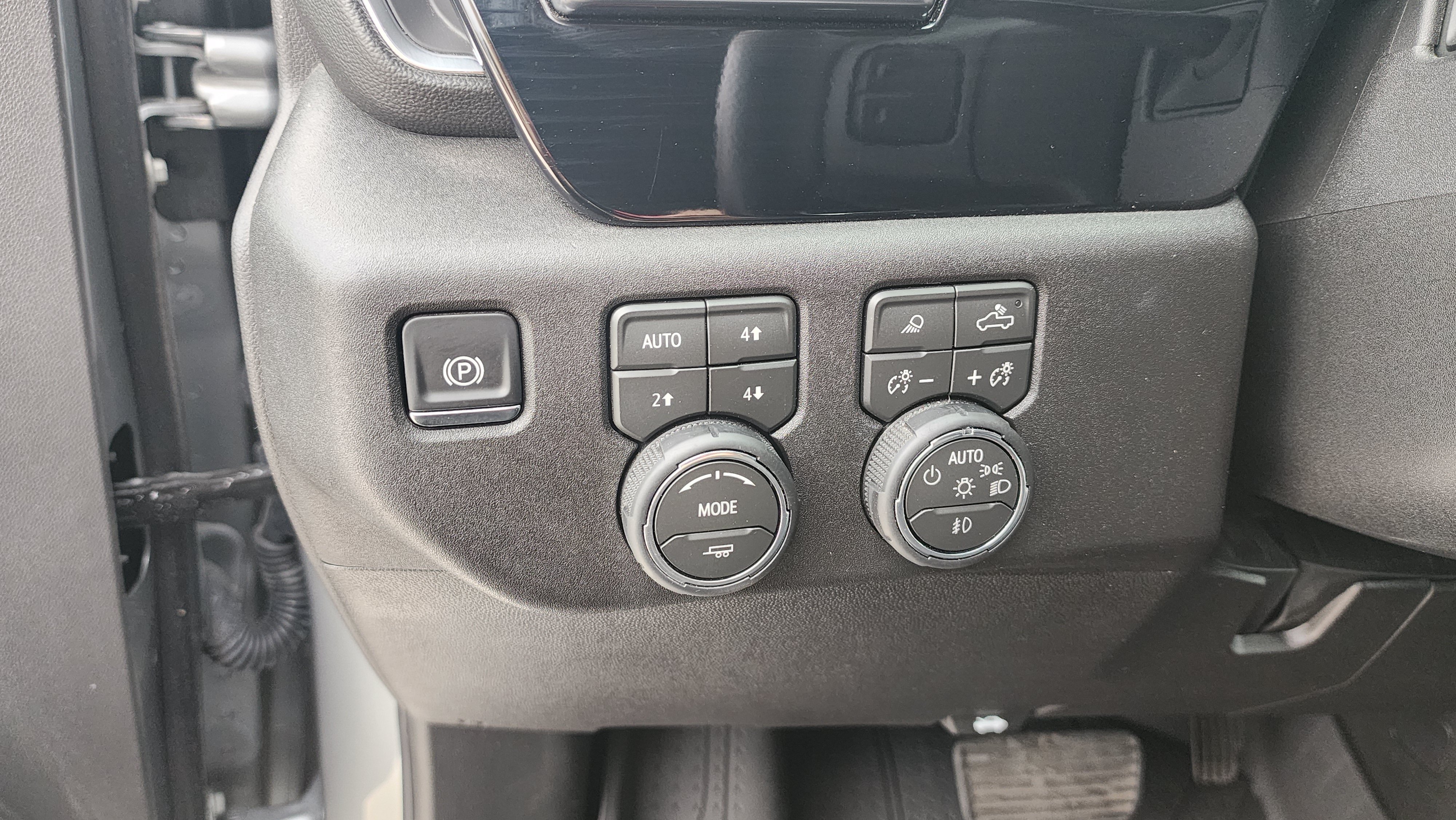 2026 Chevrolet Silverado 2500HD LTZ - Photo 14
