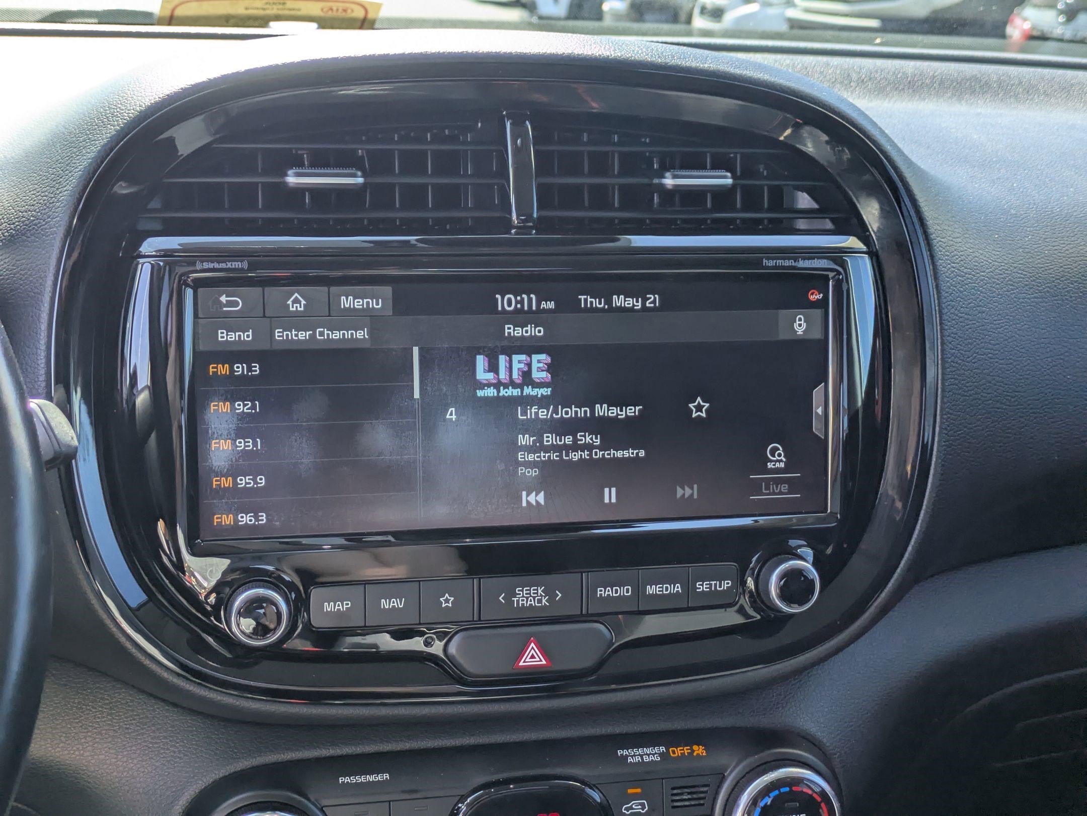 Used 2021 Snow White Pearl Kia Turbo image 22