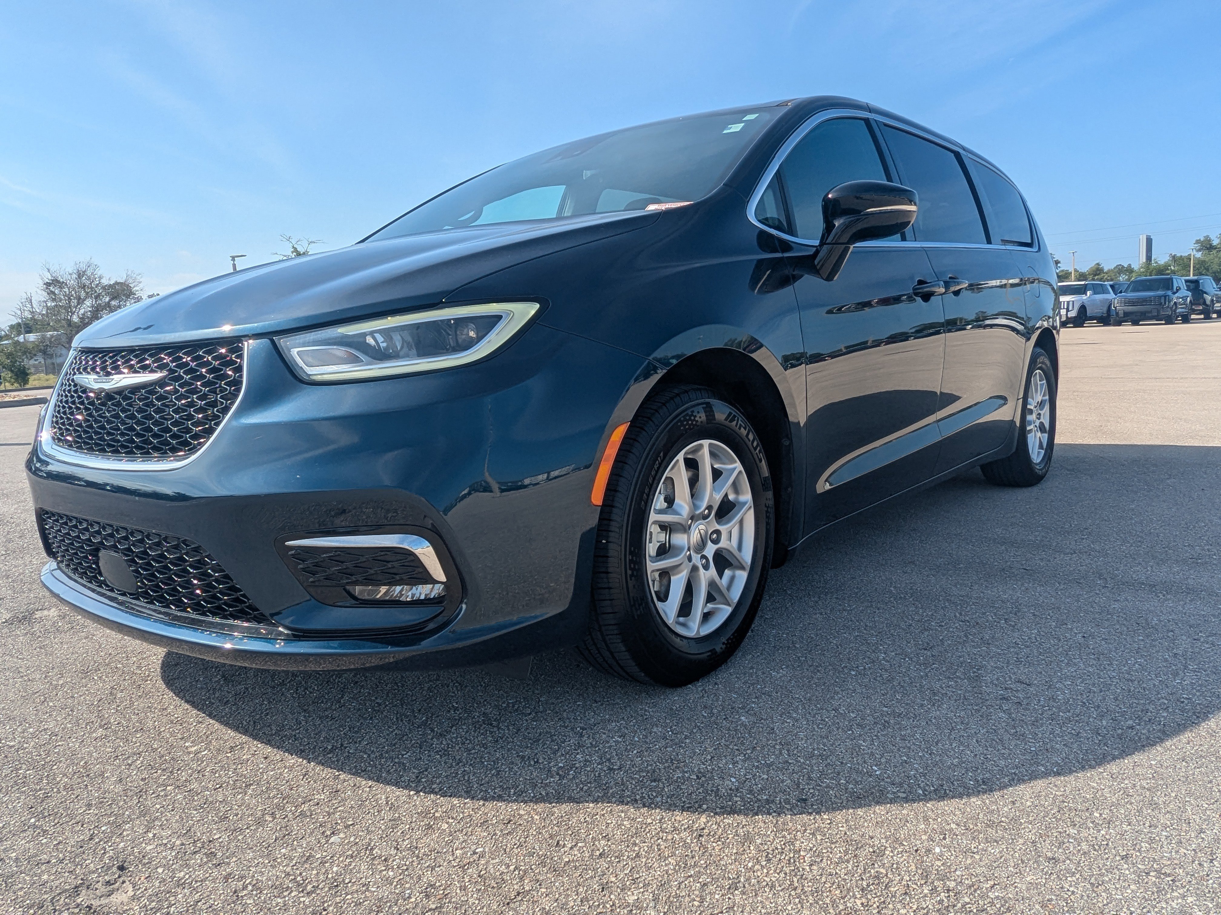 Used 2024 Fathom Blue Pearlcoat Chrysler Touring image 9