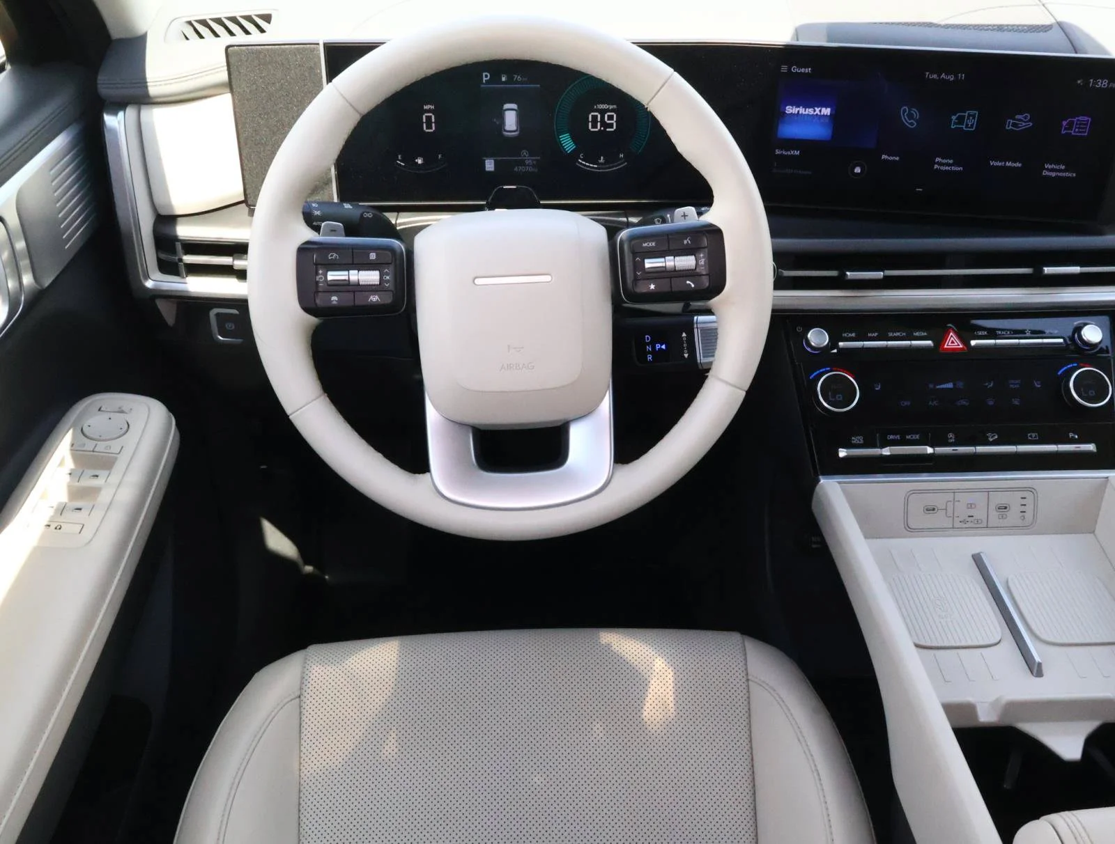 Used 2025 Phantom Black Hyundai SEL image 9