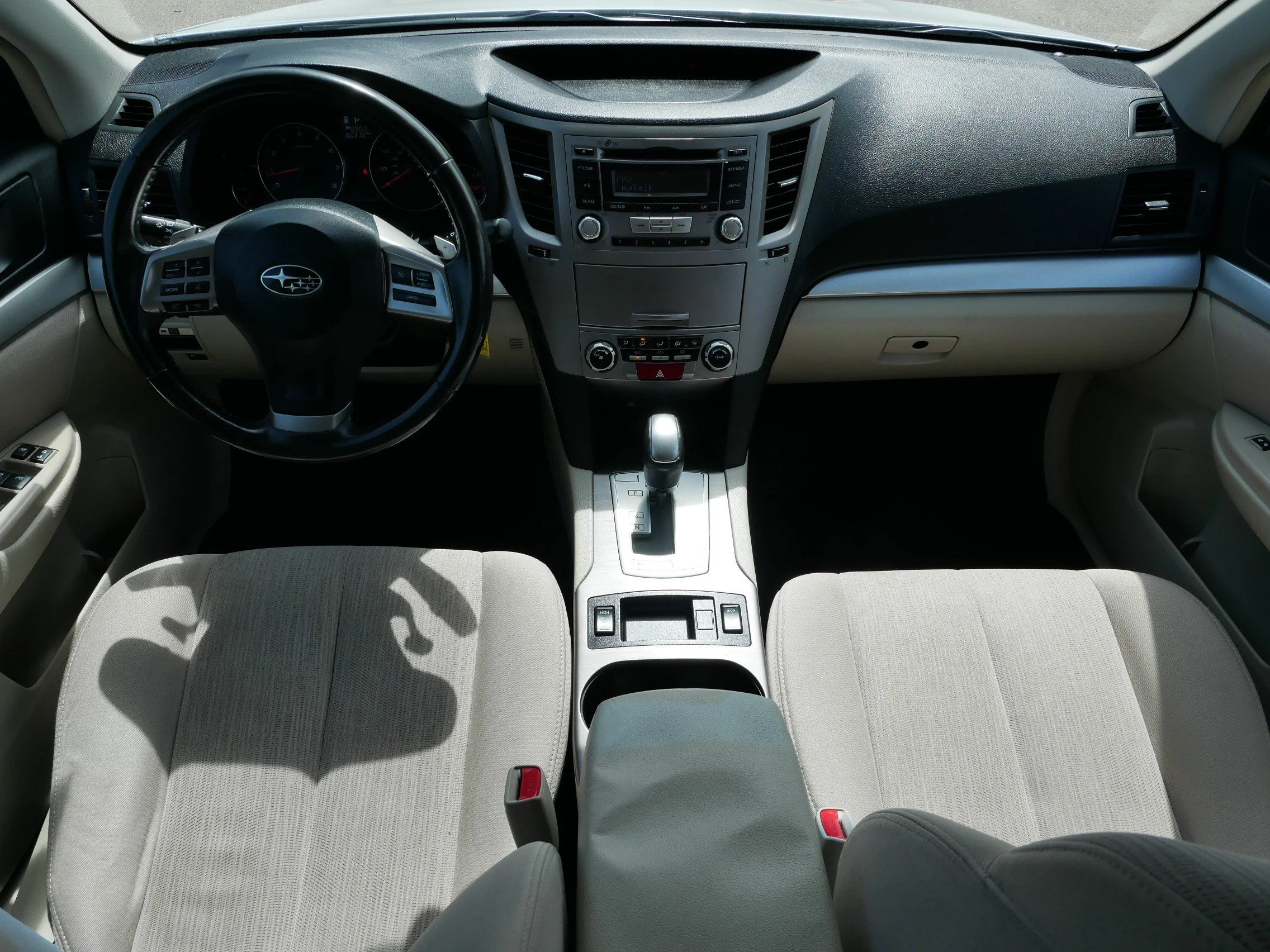 Used 2013 Satin White Pearl Subaru 2.5i Premium image 10