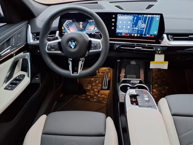 Used 2025 Vegas Red Metallic BMW xDrive28i image 3
