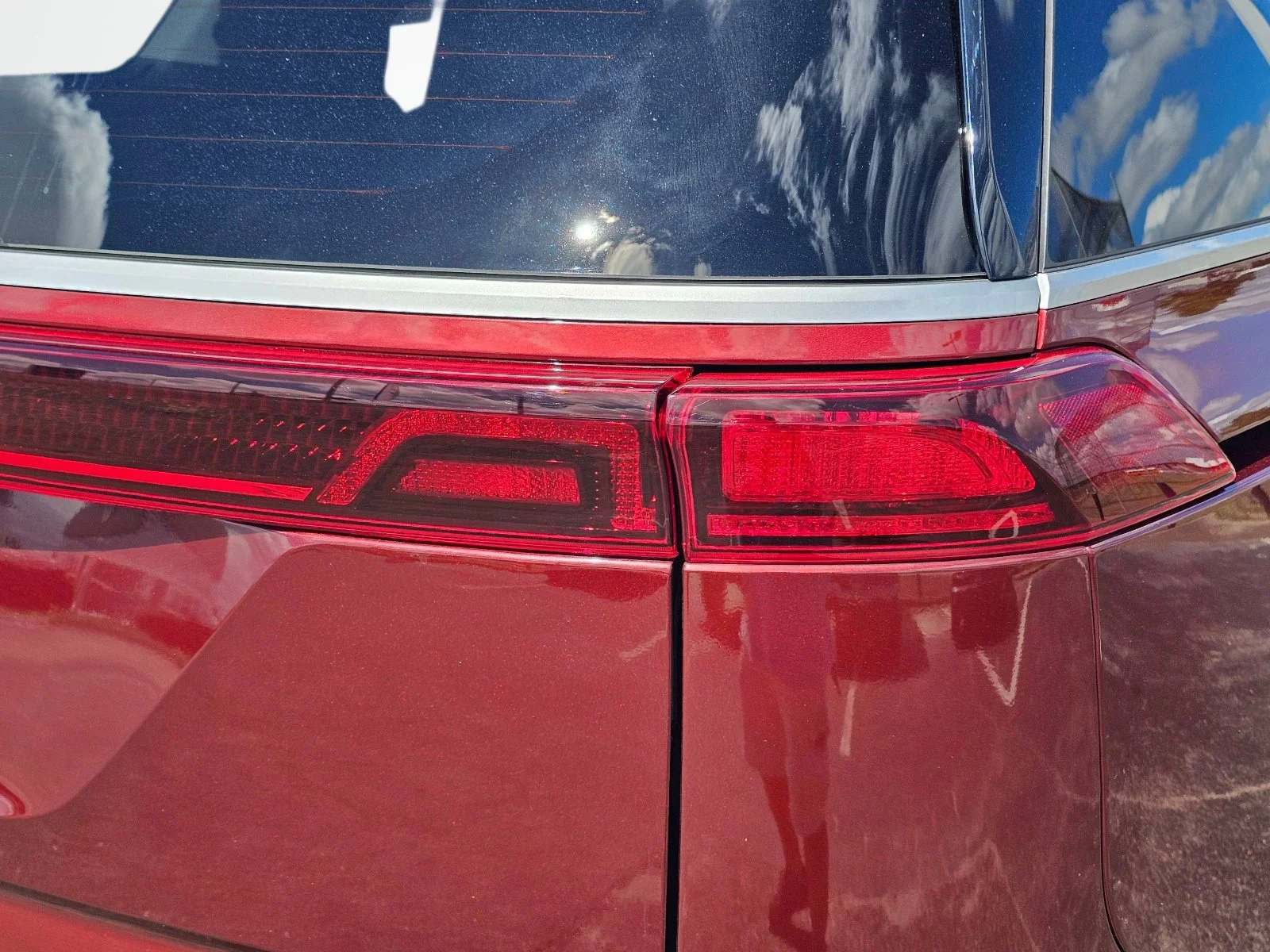 Used 2024 Flare Red Kia EX image 10