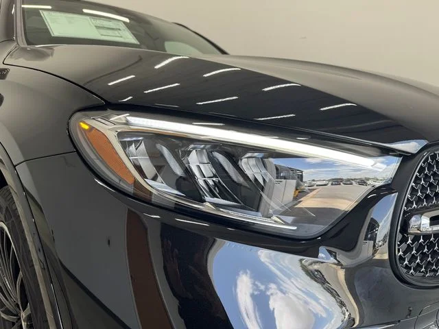 New 2027 Black Mercedes-Benz GLC 300 image 33