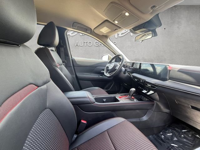 Used 2025 Brown Nissan SR image 24