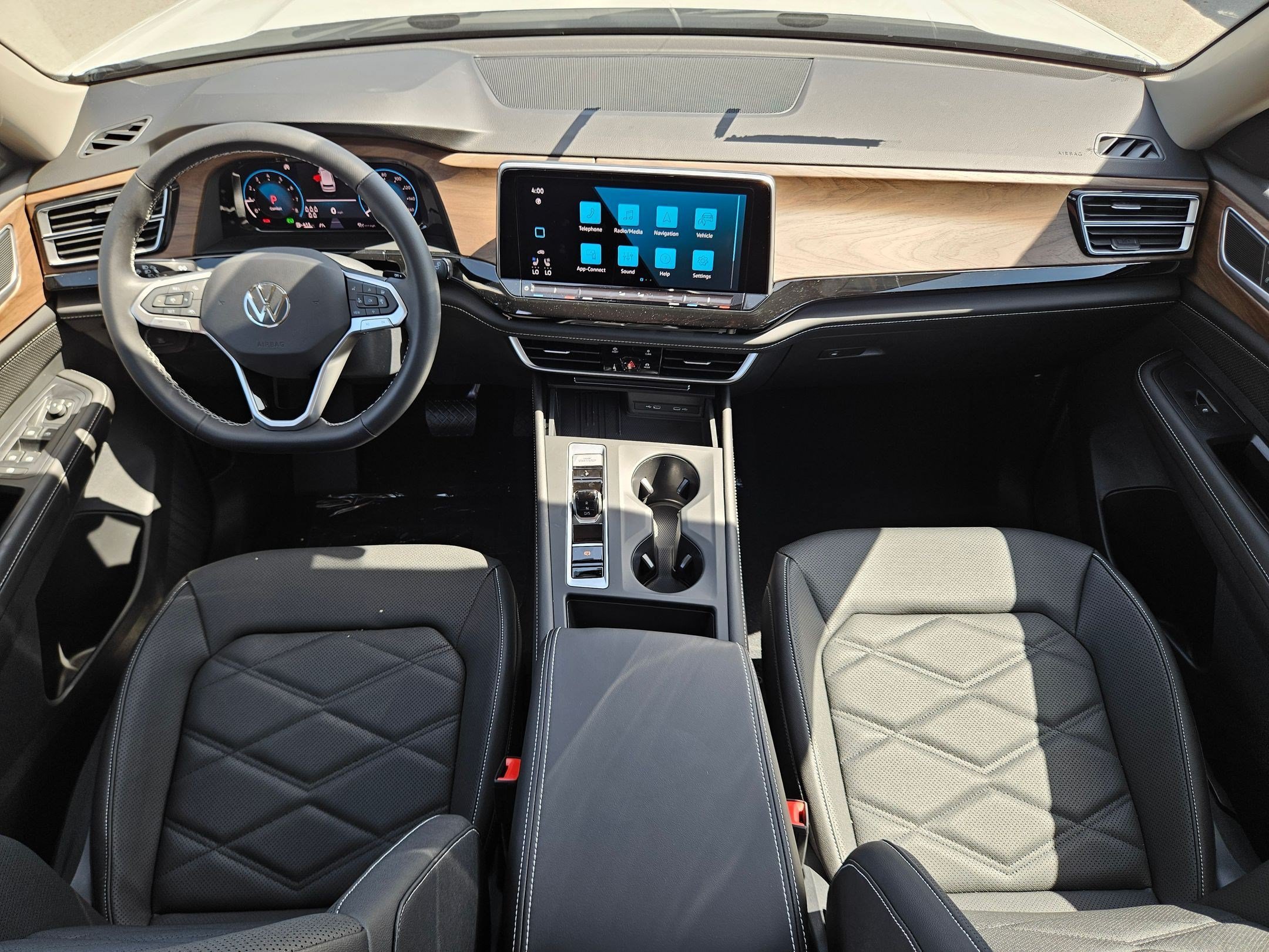 New 2026 Opal White Pearl Volkswagen 2.0T SE image 17