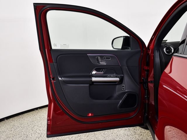 New 2026 MANUFAKTUR Patagonia Red Metallic Mercedes-Benz GLA 250 image 57