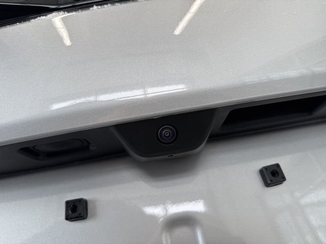 New 2026 Silver Zynith Exterior Paint Jeep Altitude image 7